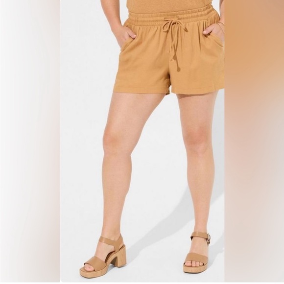 torrid Pants - NWT Torrid Linen Mid-Rise Shorts 5in Pull On